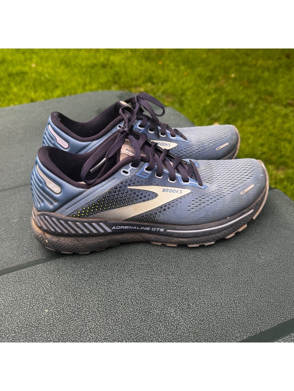 Brooks Adrenaline GTS 22 Running Shoes Size 7.5 Blue